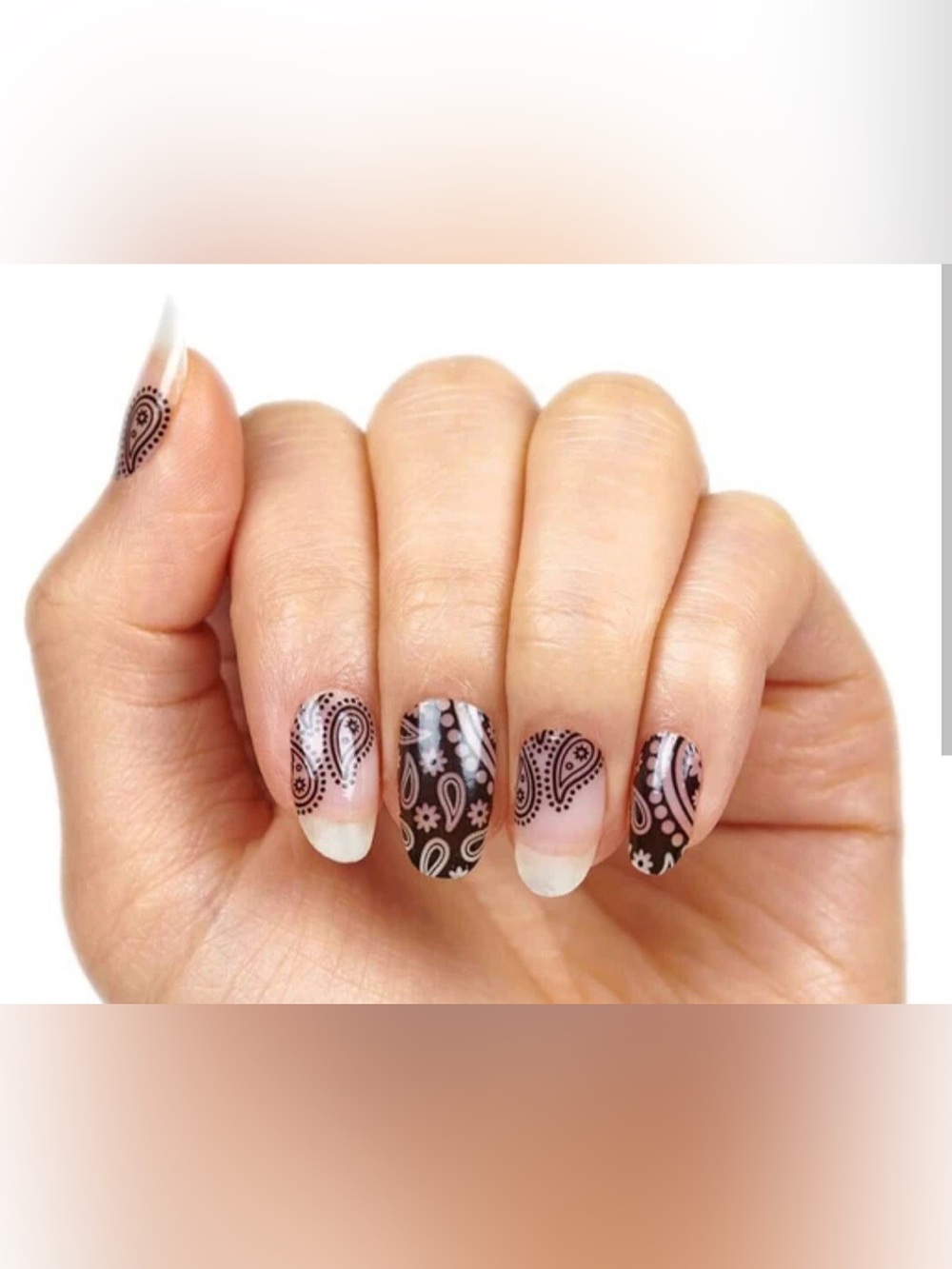 Color Street Nail Set - Picture 7 of 14